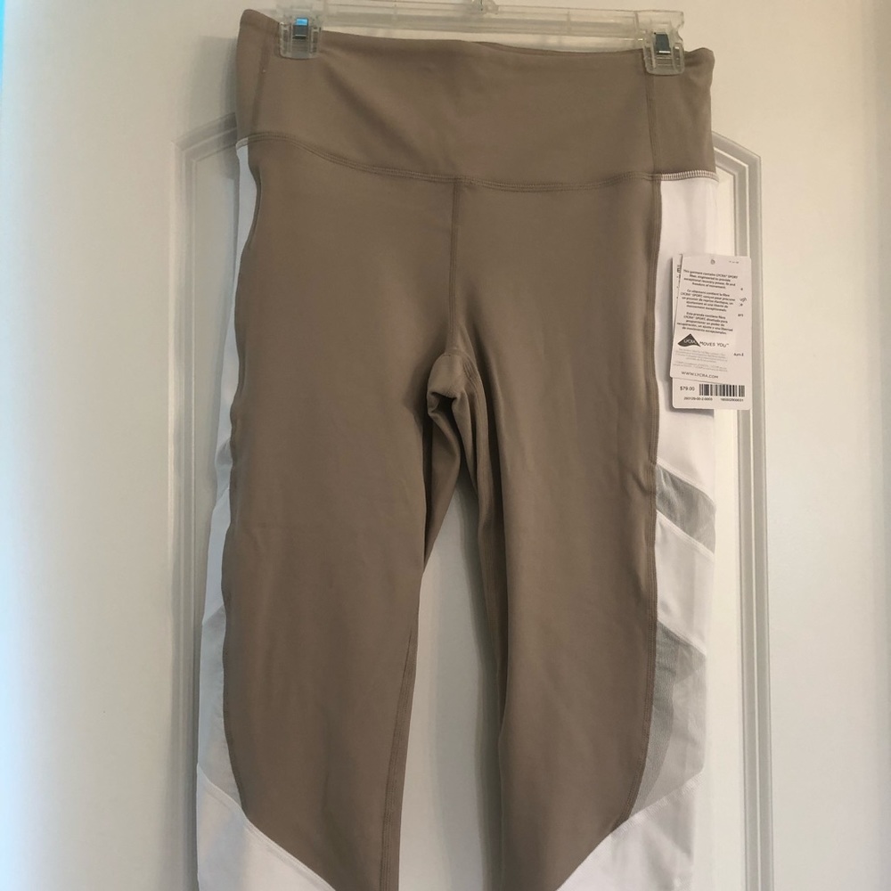 Athleta Exhale Capri (Quail)